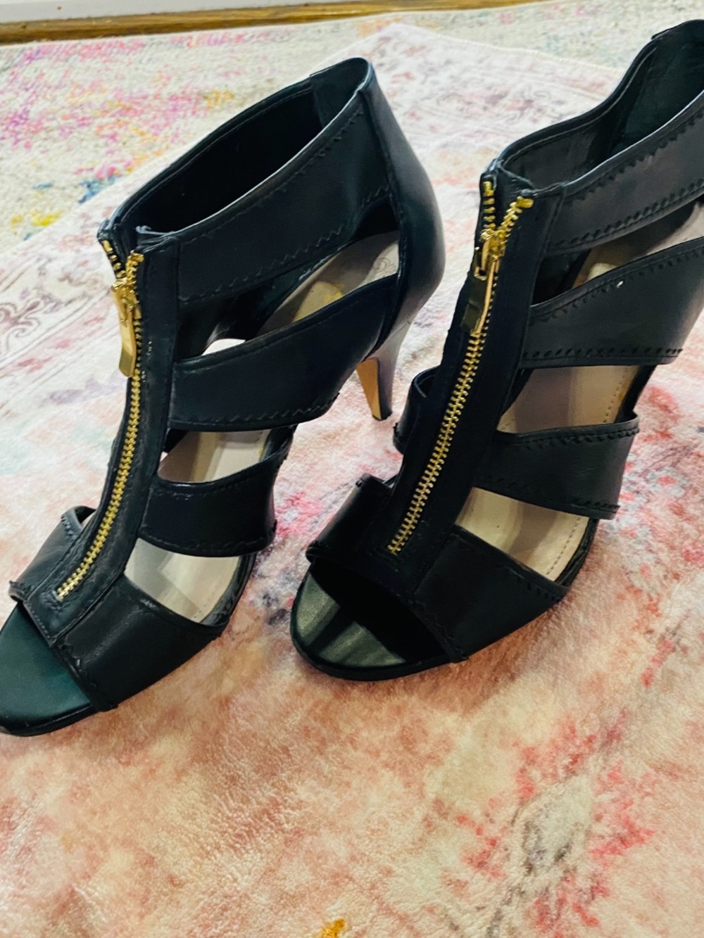 Vince Camuto Black Leather Heels Sandals Size 9.5 Zip Front Strappy Stilleto